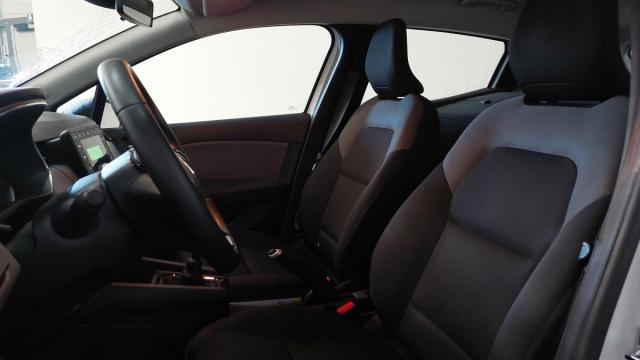 Renault Clio image 8