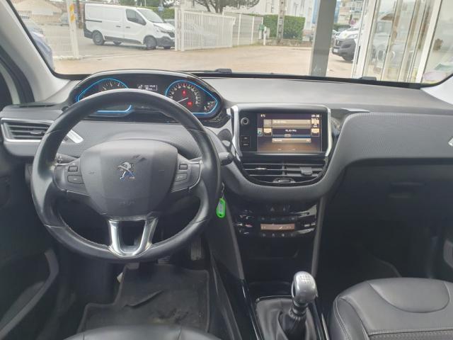 Peugeot 2008 image 2
