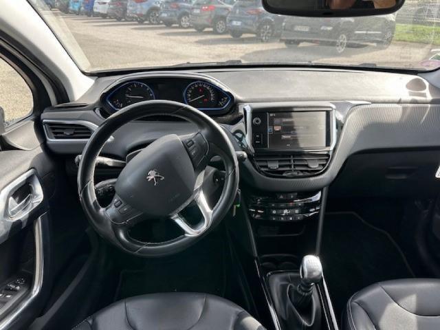 Peugeot 2008 image 3