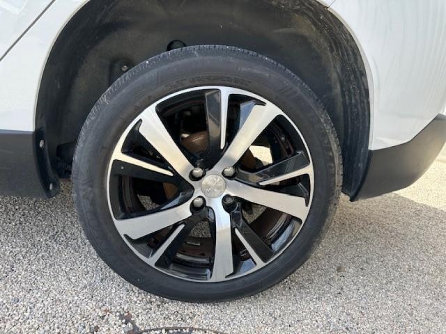 Peugeot 2008 image 1