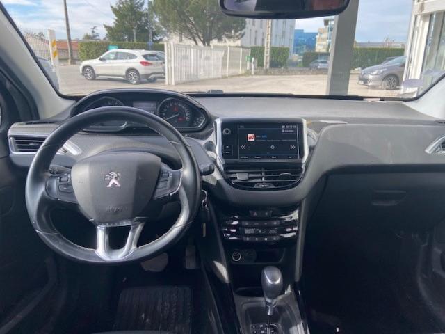 Peugeot 2008 image 2