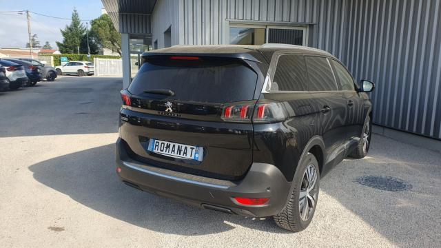Peugeot 5008 image 1