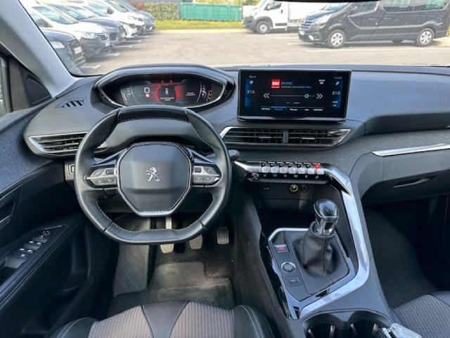 Peugeot 3008 image 2