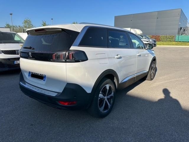 Peugeot 5008 image 1