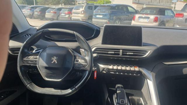 Peugeot 3008 image 2