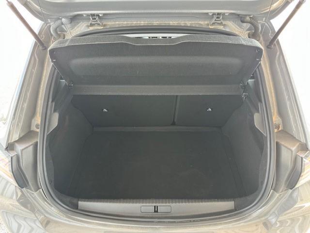 Peugeot 208 image 6