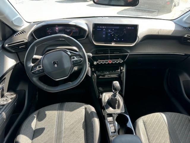 Peugeot 208 image 2