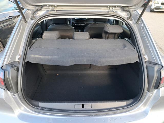 Peugeot 208 image 3