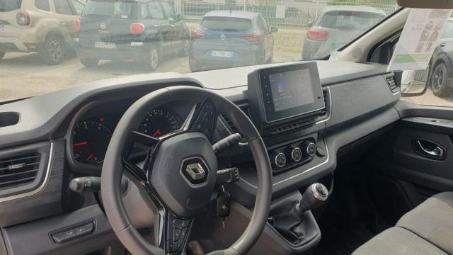 Renault Trafic image 2