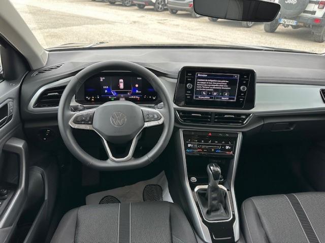 Volkswagen T-Roc image 2