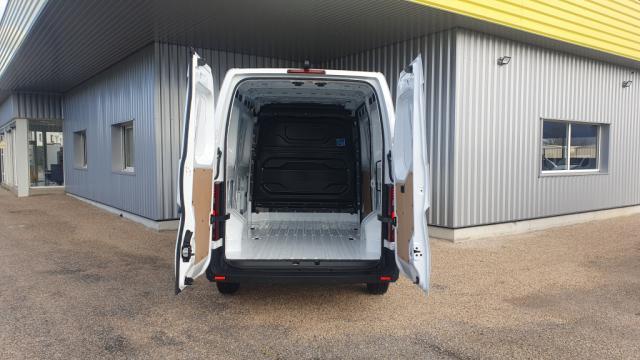 Renault Master image 1