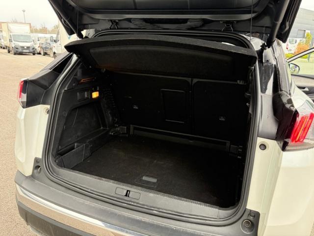 Peugeot 3008 image 3