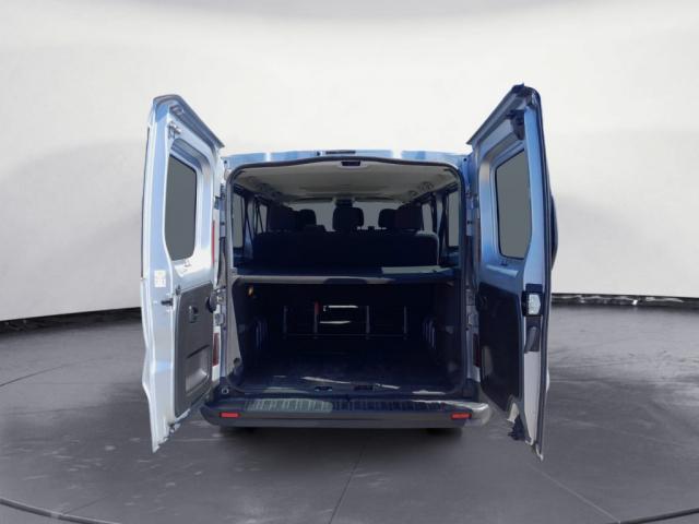 Renault Trafic image 2