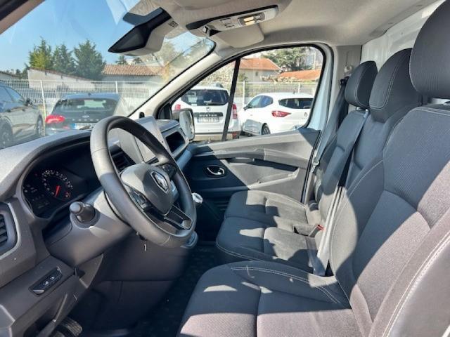 Renault Trafic image 9