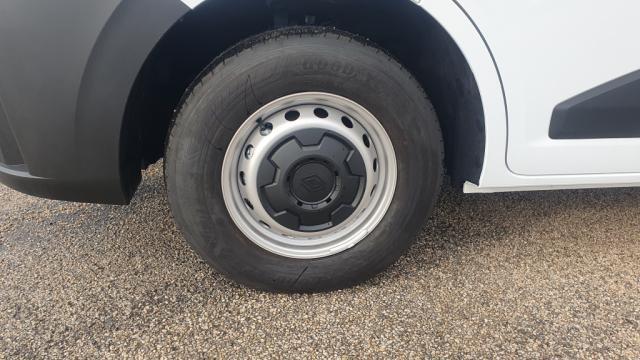 Renault Master image 1