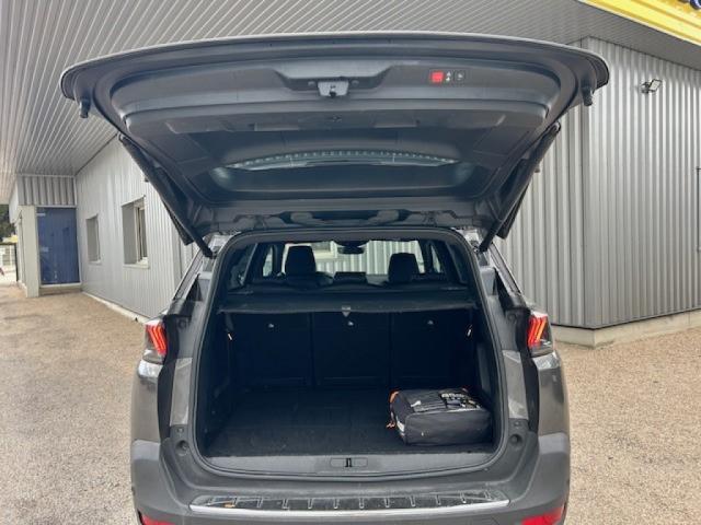Peugeot 5008 image 2