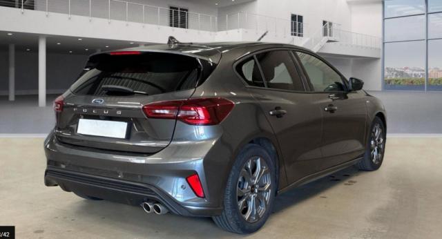 Ford Focus image 4