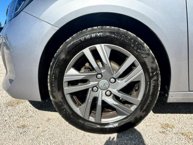 Peugeot 208 image 8