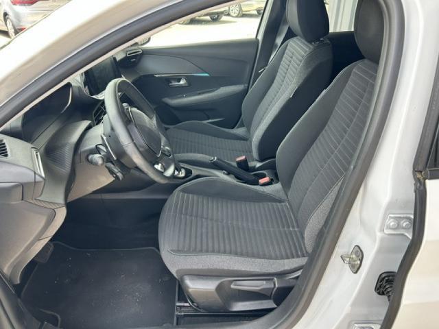 Peugeot 208 image 7