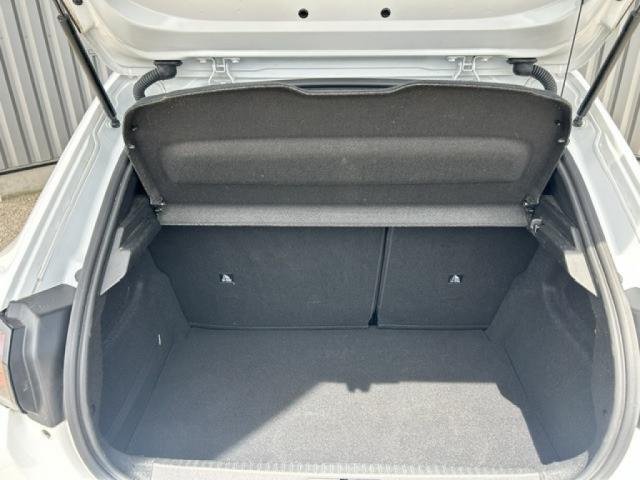 Peugeot 208 image 6