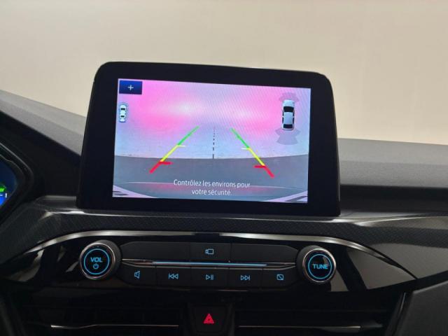 Ford Kuga image 9