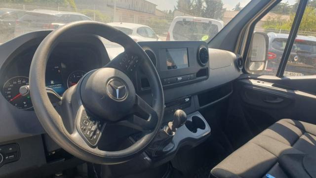 Mercedes Benz Sprinter image 3