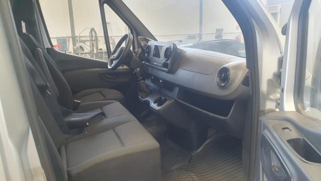 Mercedes Benz Sprinter image 1