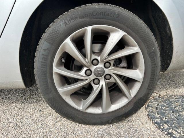 Opel Astra Sports Tourer image 5