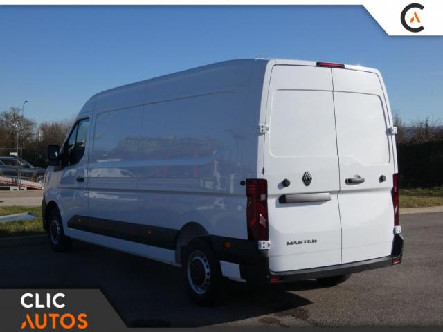 Renault Master image 2