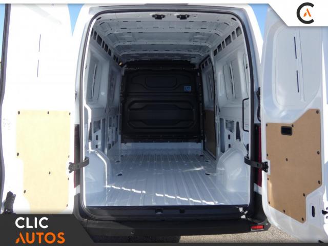 Renault Master image 9