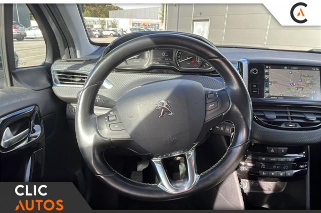 Peugeot 208 image 1
