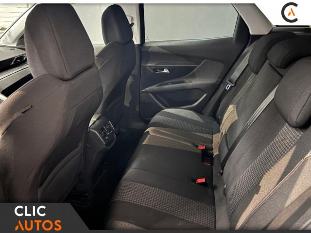 Peugeot 3008 image 2