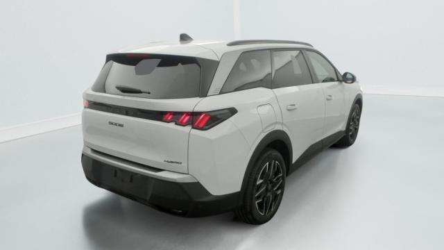 Peugeot 5008 image 1