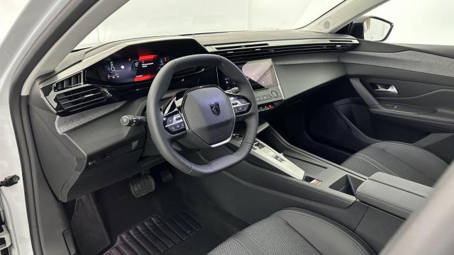 Peugeot 308 image 9