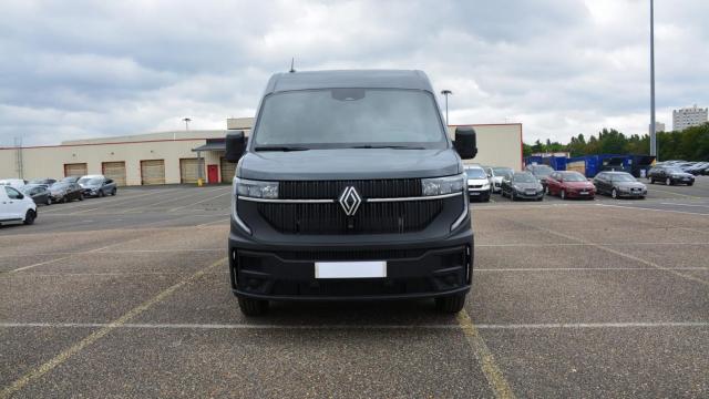Renault Master image 2