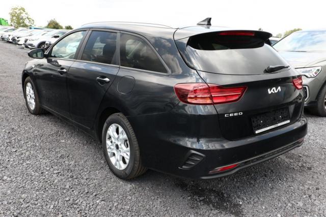 Kia Cee'D_sw image 1
