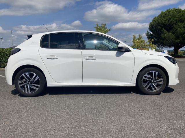 Peugeot 208 image 8