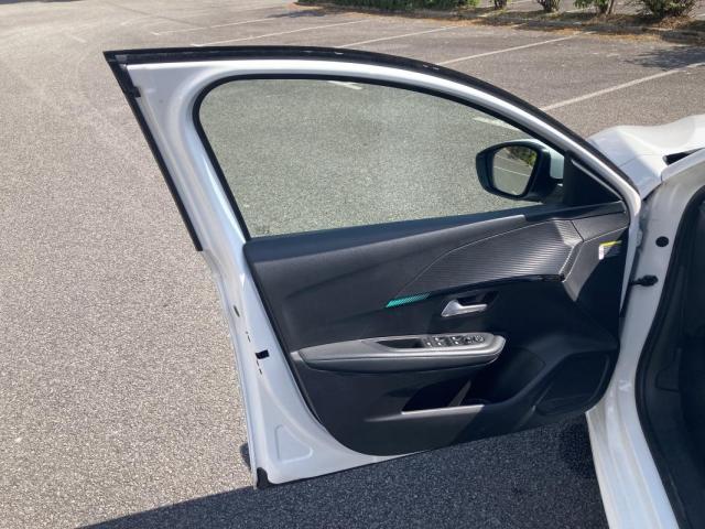 Peugeot 208 image 6