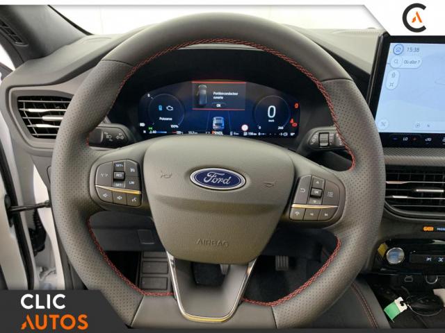 Ford Kuga image 6