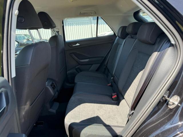 Volkswagen T-Roc image 2