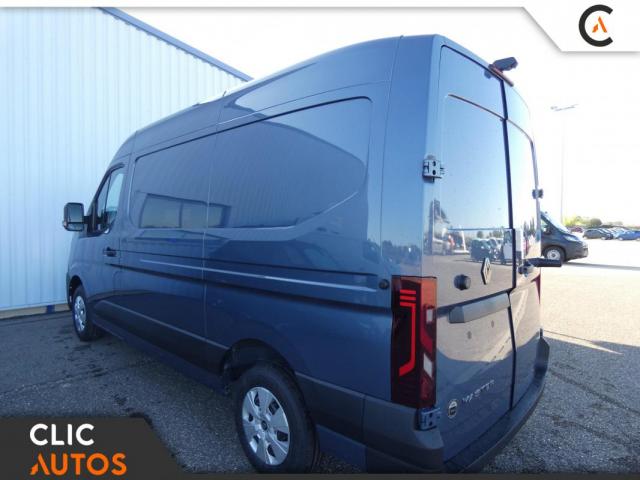 Renault Master image 2