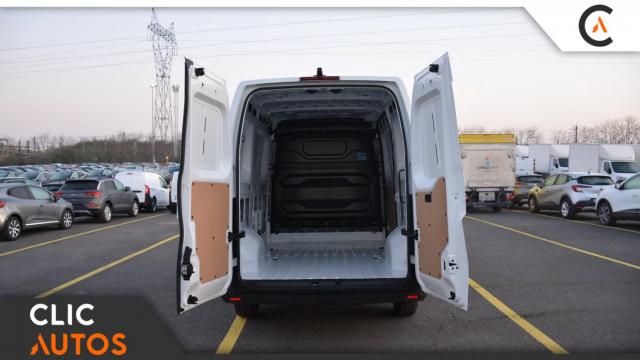 Renault Master image 1