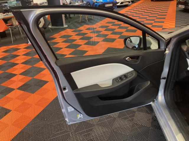 Renault Clio image 9