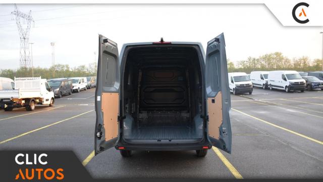 Renault Master image 1