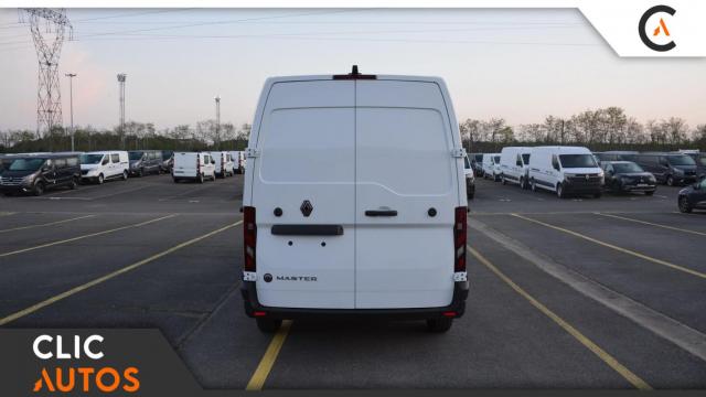 Renault Master image 1