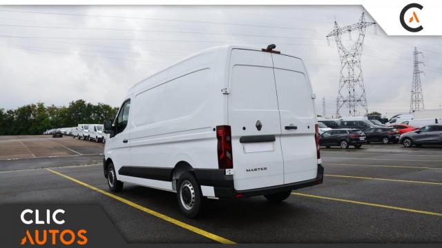 Renault Master image 1