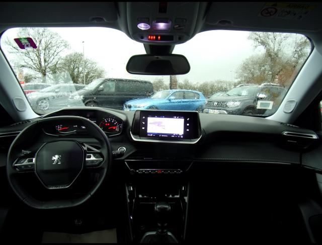 Peugeot 2008 image 1