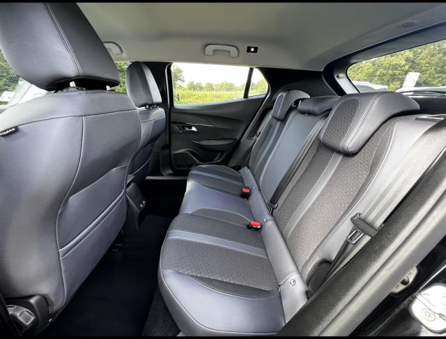 Peugeot 2008 image 1