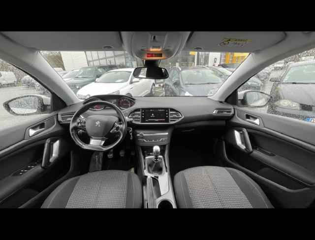 Peugeot 308 image 1
