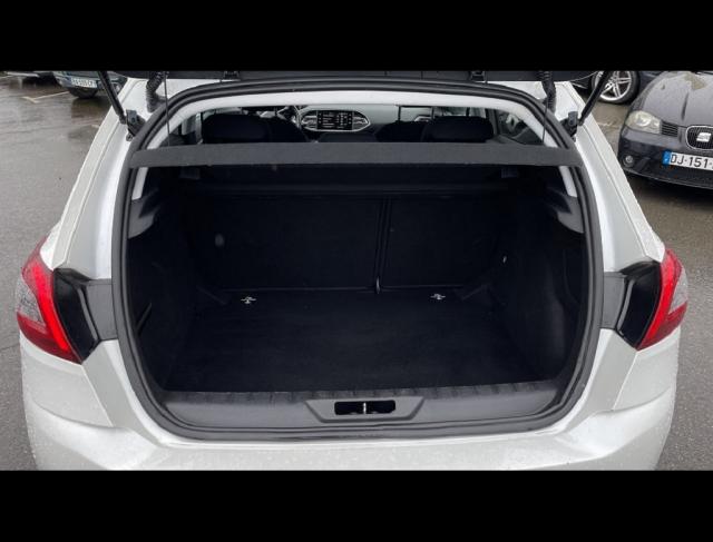 Peugeot 308 image 2